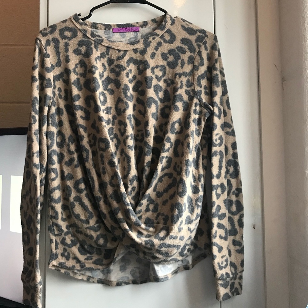 Jac Parker Leopard Twist Front Top